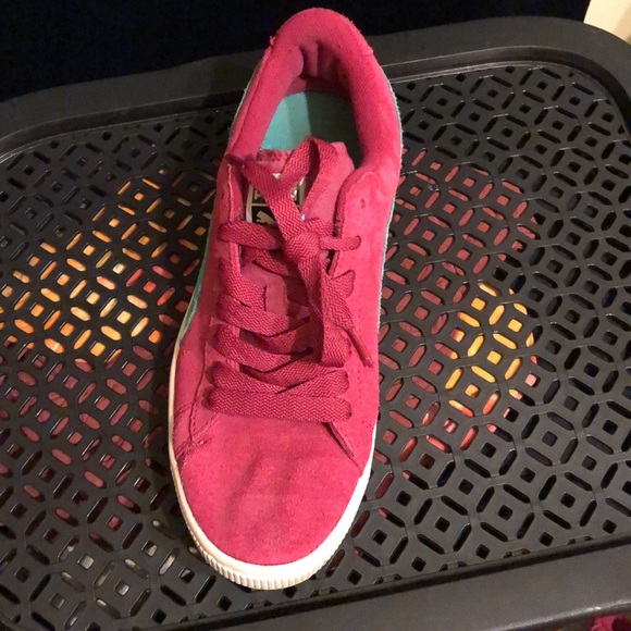 PUMA Women’s Shoe. Size US 7. Pink and Teal Color way with White Bottom. - Picture 6 of 6